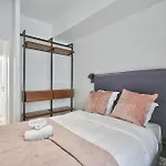 Urbanflat 69 - Authentic Parisian In The Center Of *