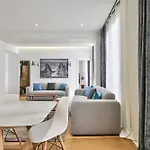 Urbanflat 69 - Authentic Parisian In The Center Of * Paris