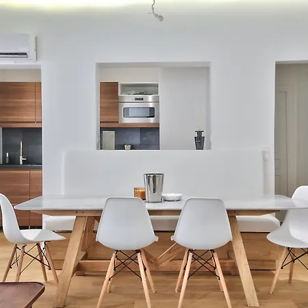 Urbanflat 69 - Authentic Parisian In The Center Of Paris
