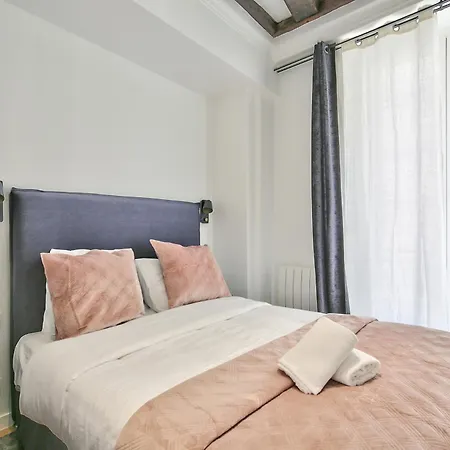 Appartement Urbanflat 69 - Authentic Parisian In The Center Of